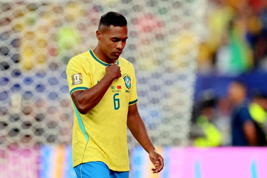 Alex Sandro ao serviço do Brasil