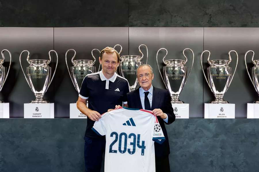 Bjørn Gulden (I) y Florentino Pérez (D) Bjørn Gulden (I) y Florentino Pérez (D)