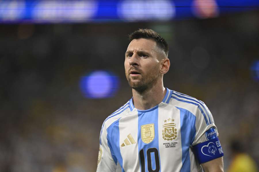 Lionel Messi se lesionou na final da Copa América