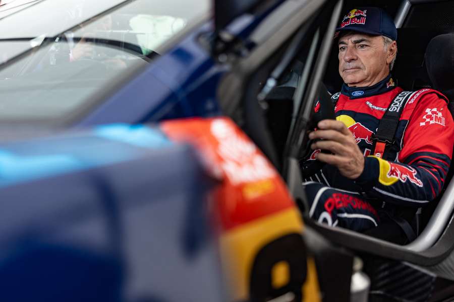 Sainz, a los mandos de su Raptor