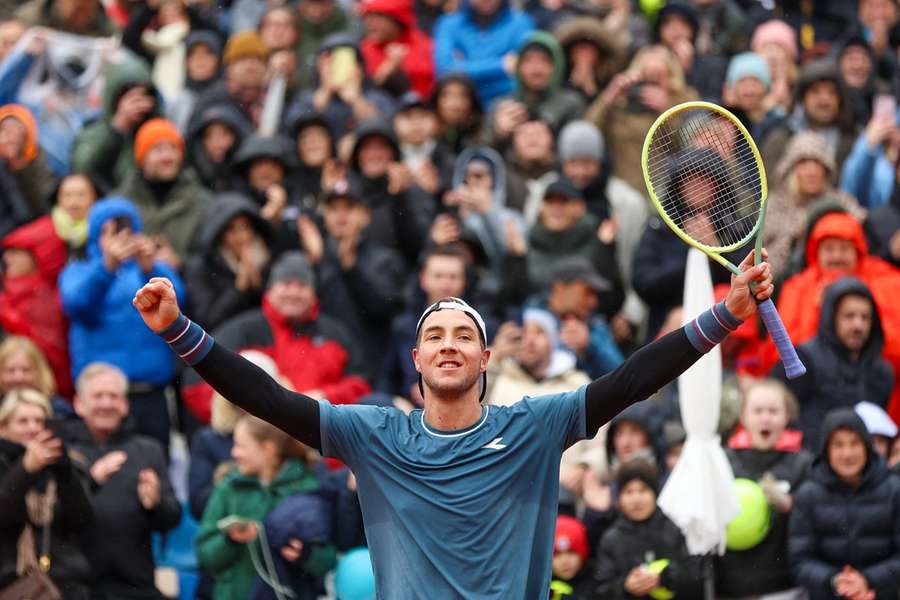 Jan-Lennard Struff na de eerste ATP-toernooizege in zijn profloopbaan