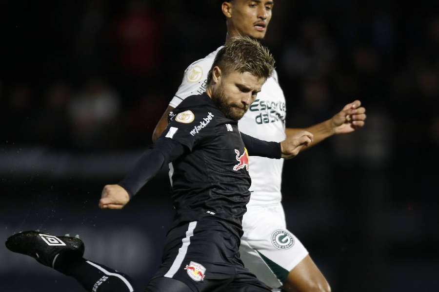 Sasha fez um dos gols do Bragantino na vitória sobre o Goiás