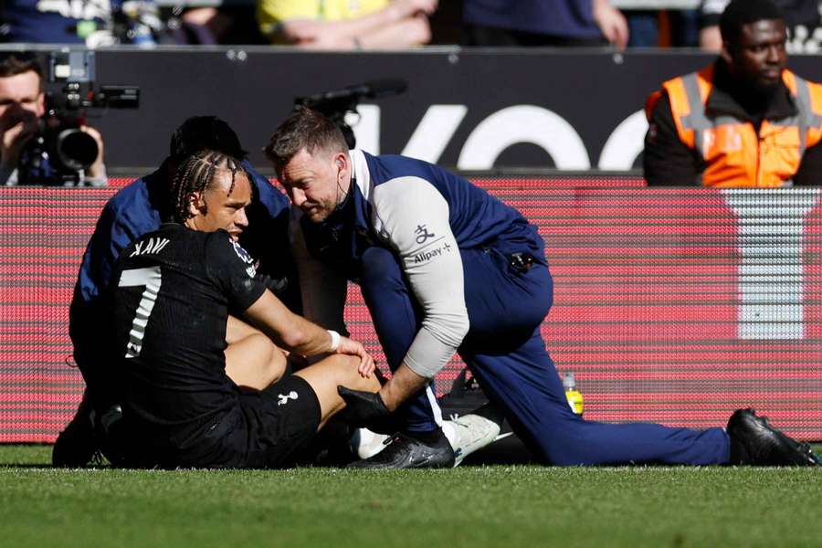 Simons suffered the injury in Spurs' win over Wolves