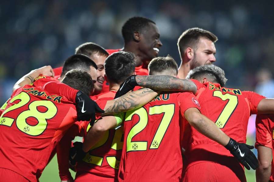 FCSB, lider în Superliga înainte de reluarea campionatului