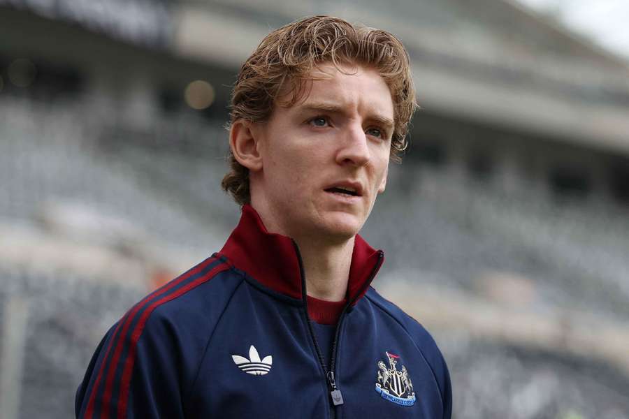 Bayern Munich open talks with Gordon who is set to hand in Newcastle transfer request