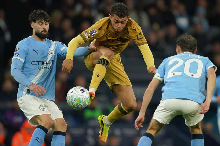 Gvardiol em ação pelo Manchester City Gvardiol em ação pelo Manchester City