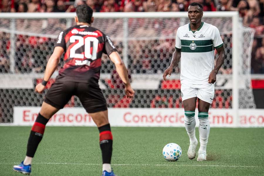 Coritiba e Athletico-PR iniciam o final de semana com clássico na Série A Coritiba e Athletico-PR iniciam o final de semana com clássico na Série A