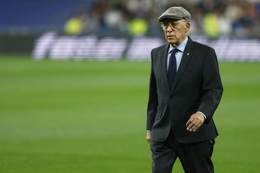 Amancio prima di una partita del Real Madrid nel 2022