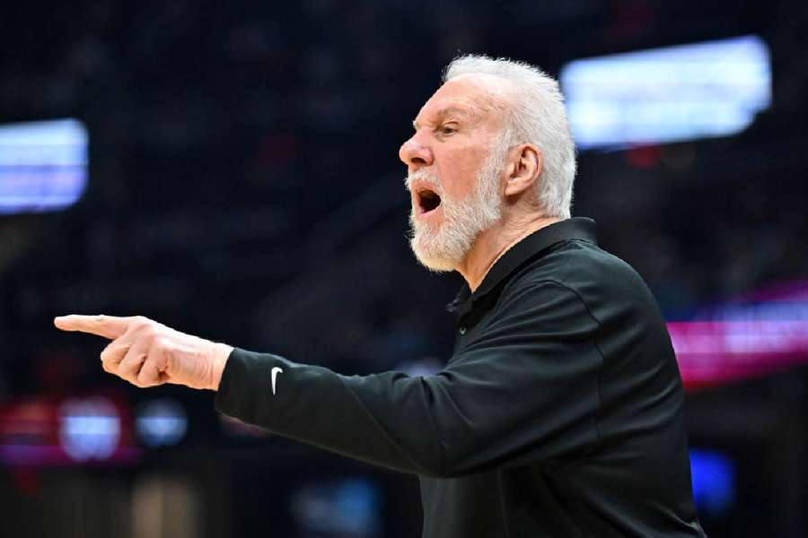 Gregg Popovich vai terminar o seu novo contrato com quase 80 anos de idade