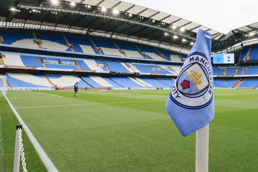 O Manchester City é alvo de investigações por suas práticas financeiras O Manchester City é alvo de investigações por suas práticas financeiras