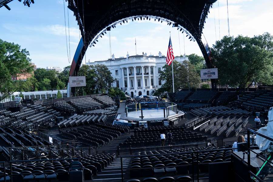 'The Claw' stage outside the White House 'The Claw' stage outside the White House