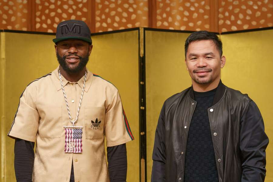 Floyd Mayweather (I) y Manny Pacquiao (D)