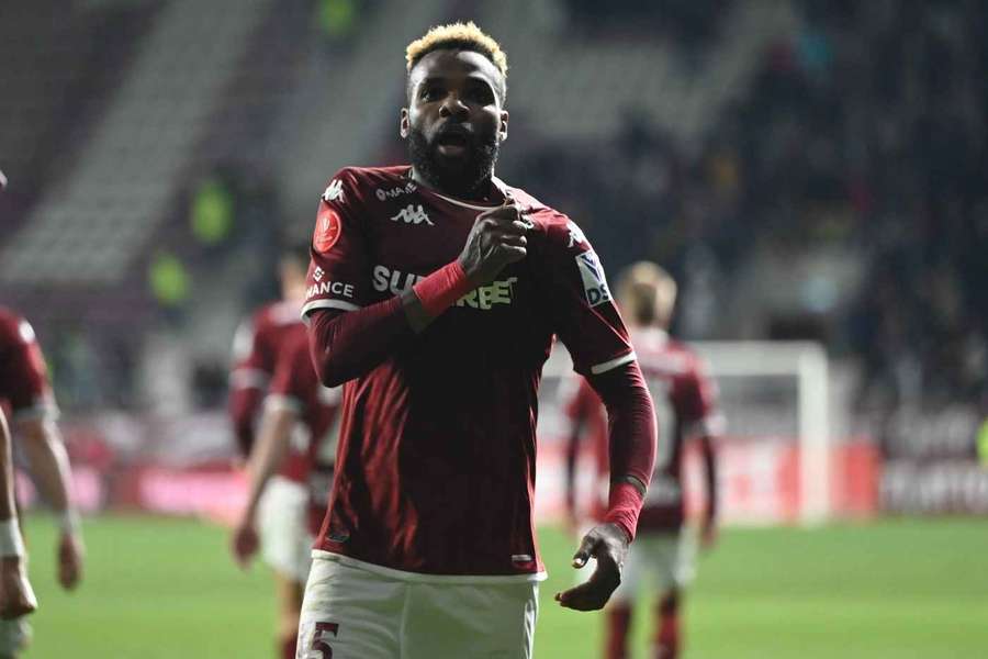 Aaron Boupendza a marcat ambele goluri 