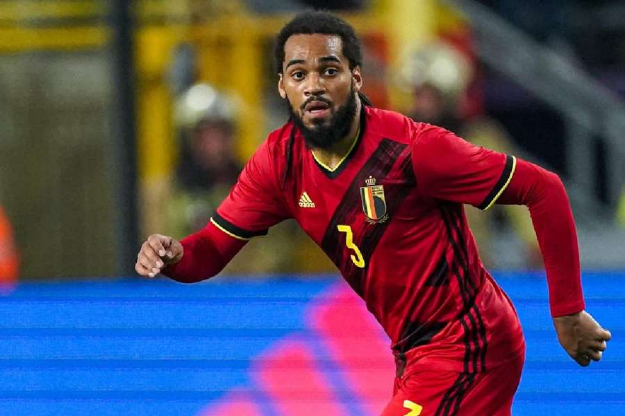 Sans club depuis son départ de l'OL, Denayer signe à Shabab Al-Alhi (Émirats Arabes Unis)
