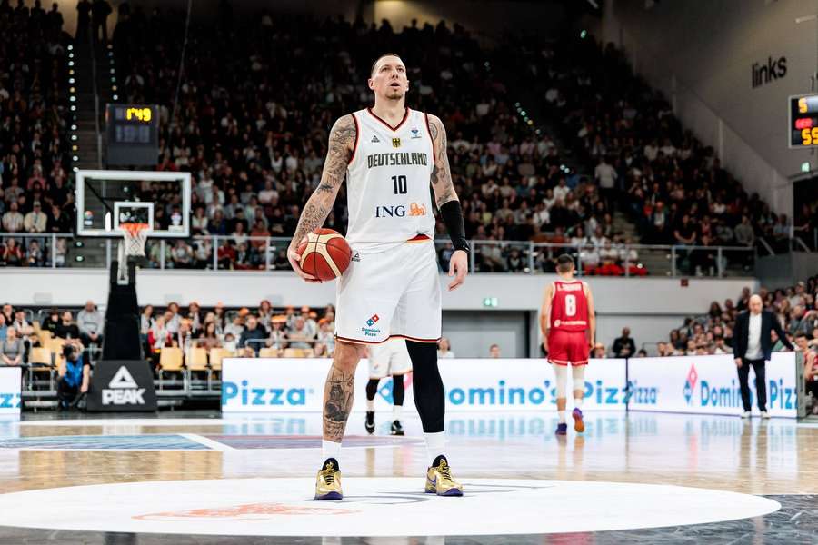Daniel Theis für Deutschland.