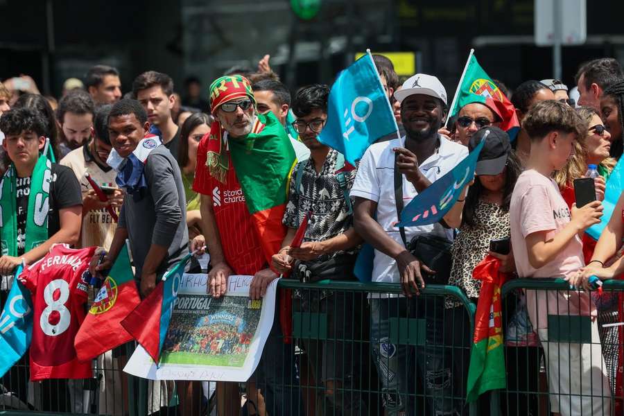 Adeptos portugueses esperam pela seleção 