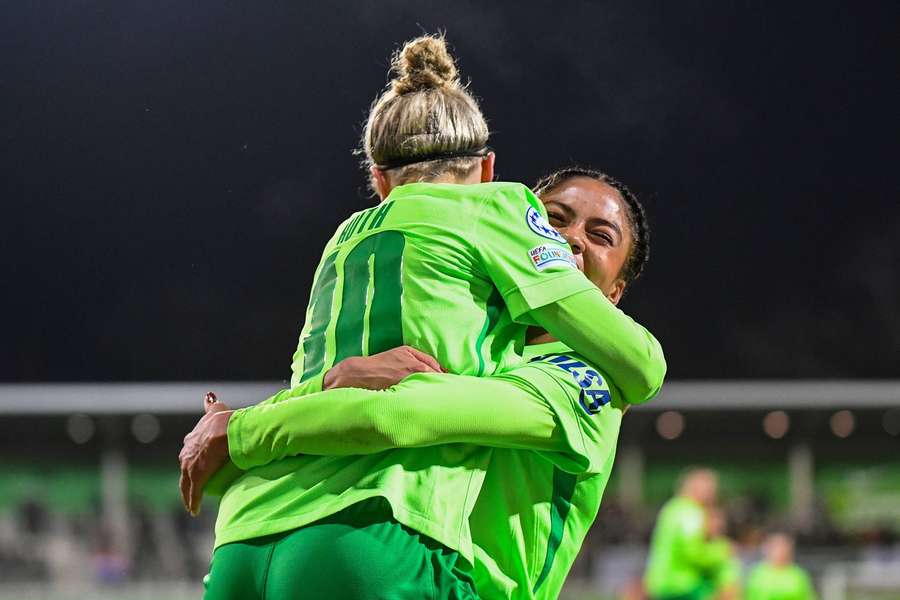 Der VfL Wolfsburg im Jubel. Der VfL Wolfsburg im Jubel.