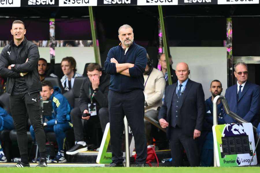 Postecoglou snaps at reporter over Forest collapse: I'm sure your parents didn't give up on you! Postecoglou snaps at reporter over Forest collapse: I'm sure your parents didn't give up on you!