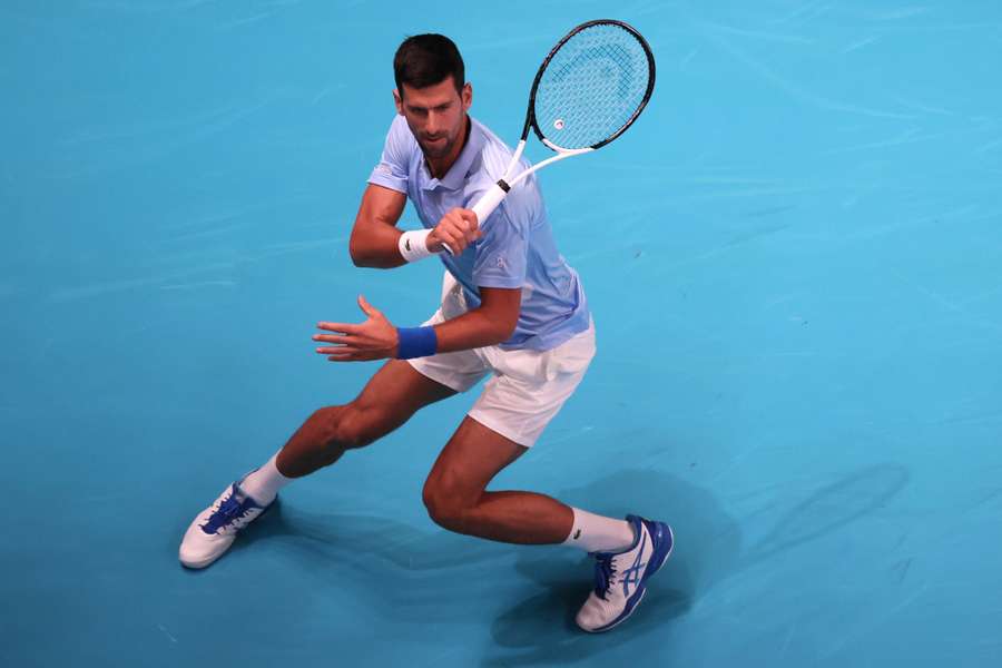 Djokovic cruises into the quarter-finals