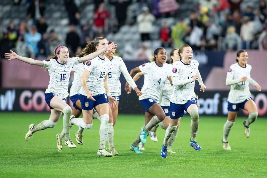 Naeher als Heldin: Jubelnde US-Amerikanerinnen nach dem Sieg im Gold Cup gegen Kanada.