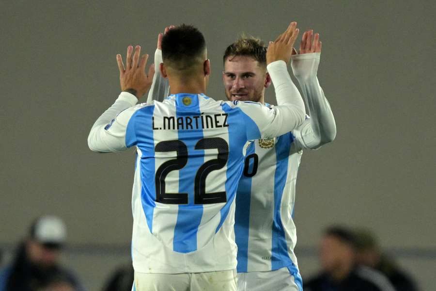 Lautaro Martinez e Mac Allister