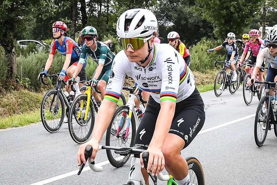 Lotte Kopecky sur le Tour de France fin-juillet. Lotte Kopecky sur le Tour de France fin-juillet.