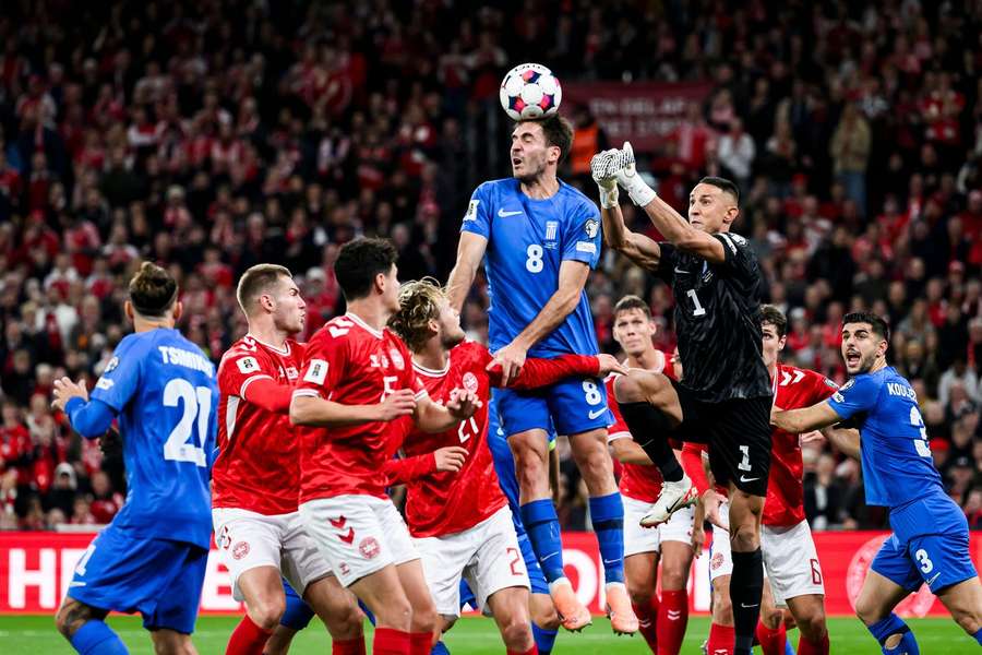 Ioannidis no jogo da Grécia contra a Dinamarca