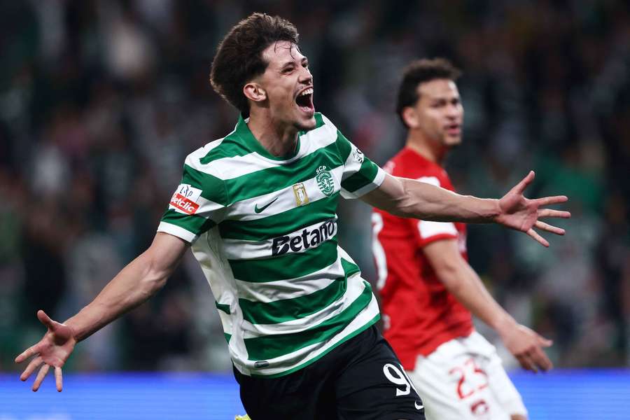 Rafael Nel marcou em dia de aniversário