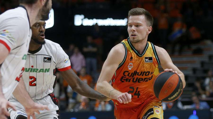 Hermannsson, con la camiseta del Valencia Basket