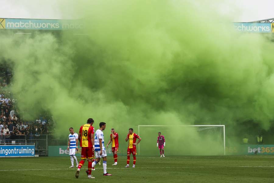 Het vuurwerk dat de wedstrijd stillegde