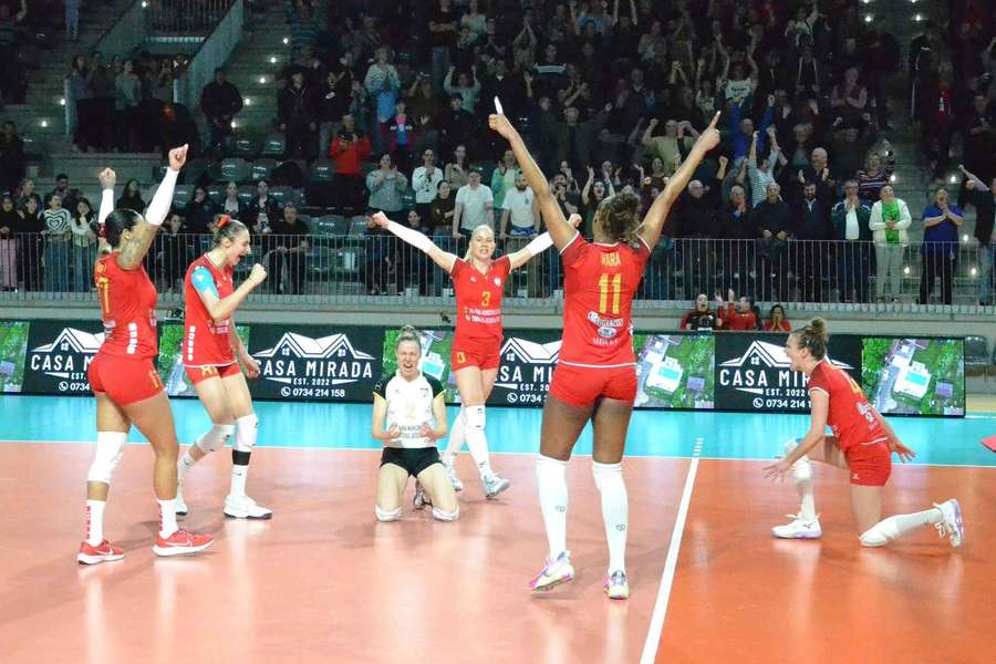 CSM Volei Alba-Blaj s-a calificat în finala Diviziei A1 la volei feminin