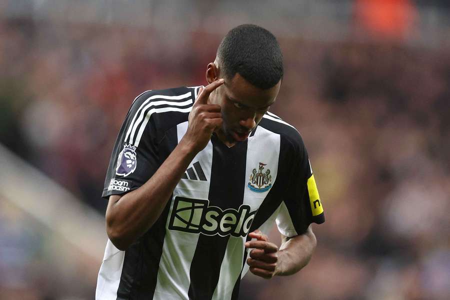 Isak, delantero del Newcastle