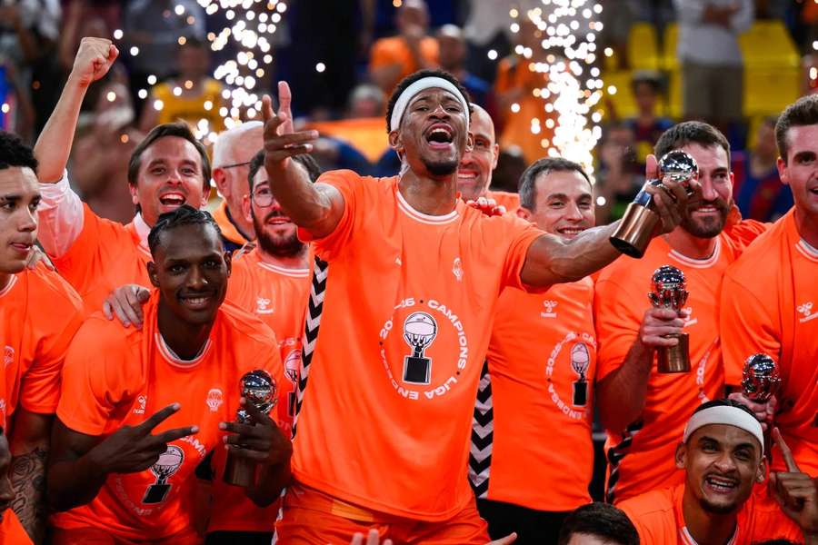 Kam Taylor celebra el título de la ACB del Valencia Basket