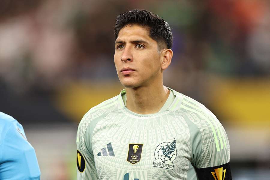 Edson Álvarez se deja querer por Jose Mourinho y está cerca del Fenerbahçe de Turquía Edson Álvarez se deja querer por Jose Mourinho y está cerca del Fenerbahçe de Turquía