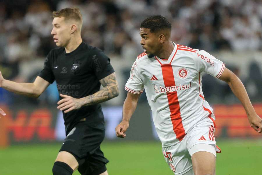 Corinthians e Internacional duelam neste sábado (3) pelo Brasileirão