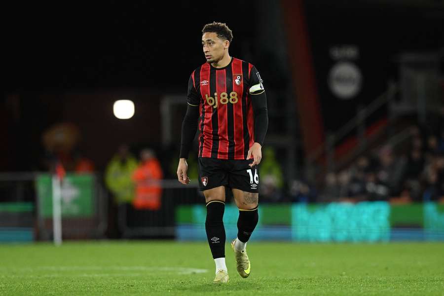Bournemouth boss Iraola warns Tavernier over fans' exchange