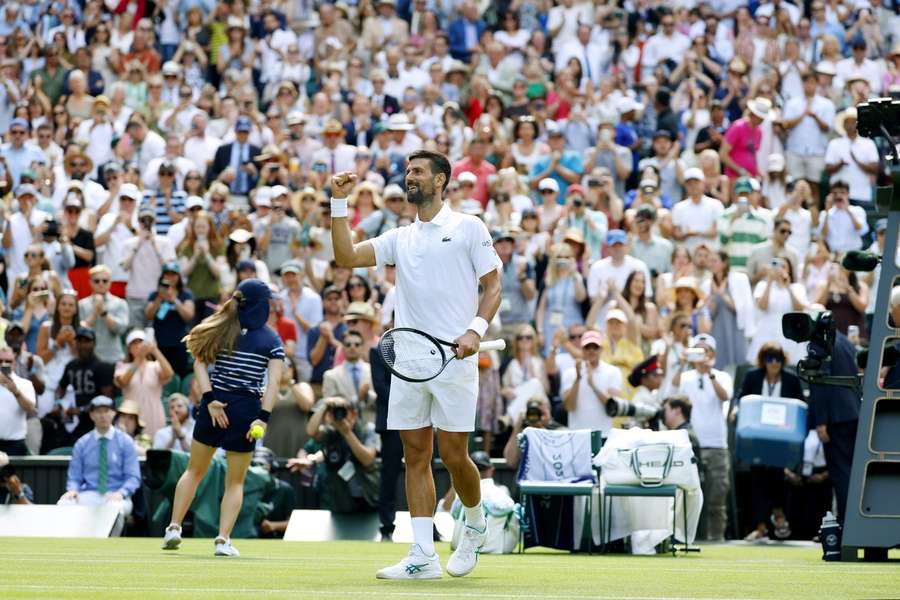 Novak Djokovic eased to a win over Dan Evans