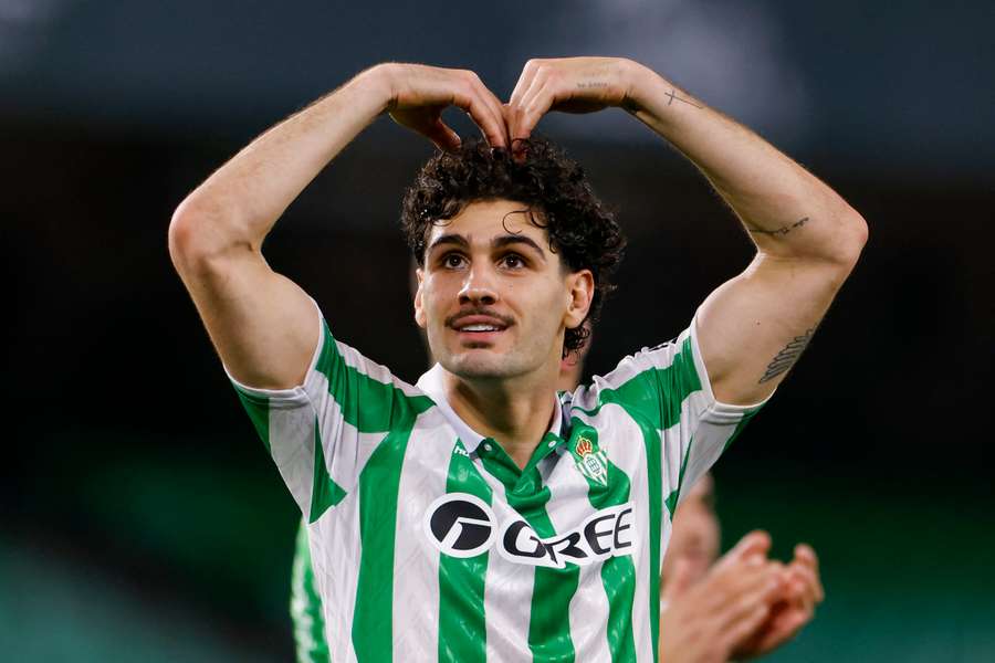Johnny Cardoso, aún jugador del Betis, pero en negociaciones con el Atlético de Madrid