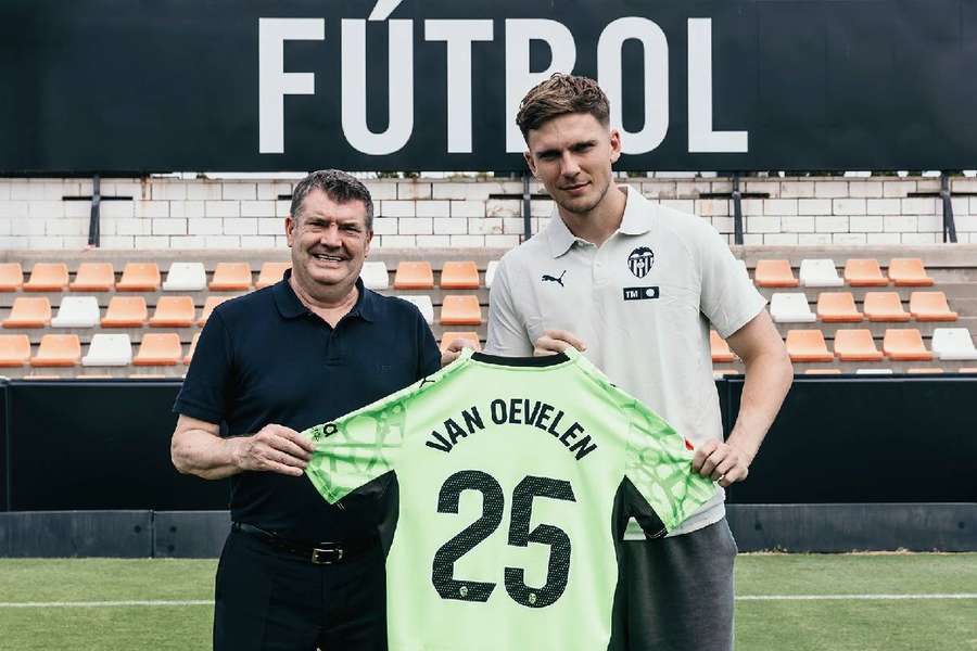Van Oevelen, con su nueva camiseta