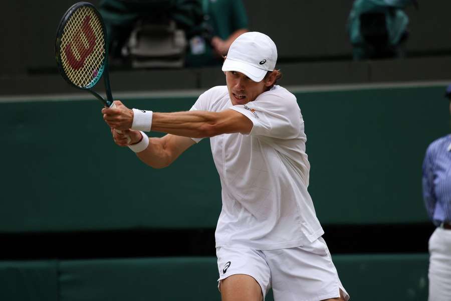 De Minaur raakte geblesseerd in de kwartfinale van Wimbledon