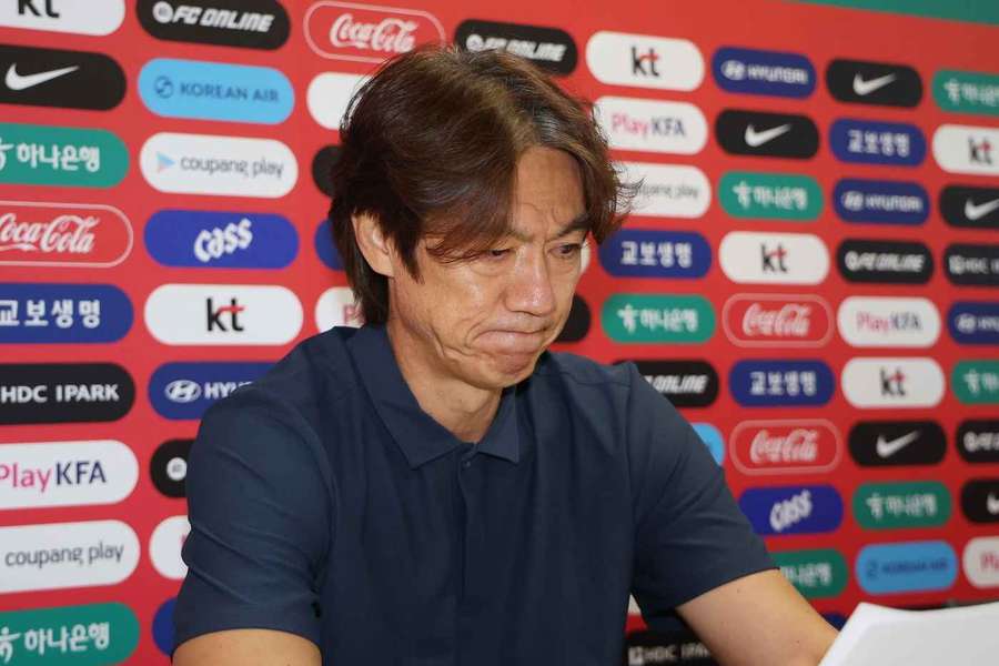 Südkoreas Nationaltrainer Hong Myung-bo legte sein Amt nach der WM nieder Südkoreas Nationaltrainer Hong Myung-bo legte sein Amt nach der WM nieder