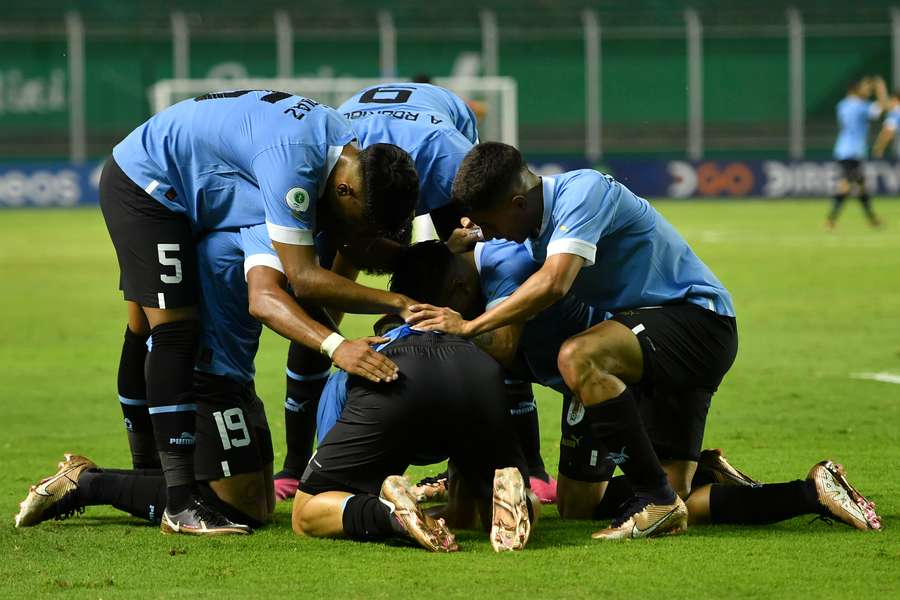 Uruguay celebra una contundente victoria