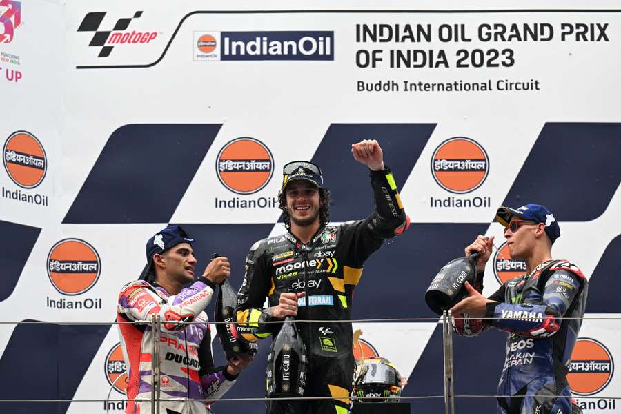 El podio en la India. El podio en la India.