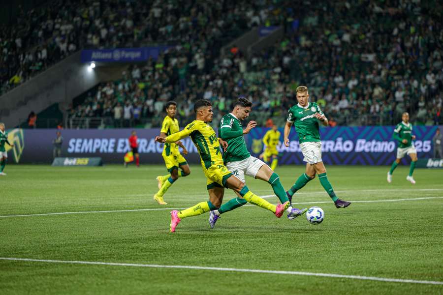 Palmeiras e Mirassol fizeram um jogo sem golos no primeiro tempo