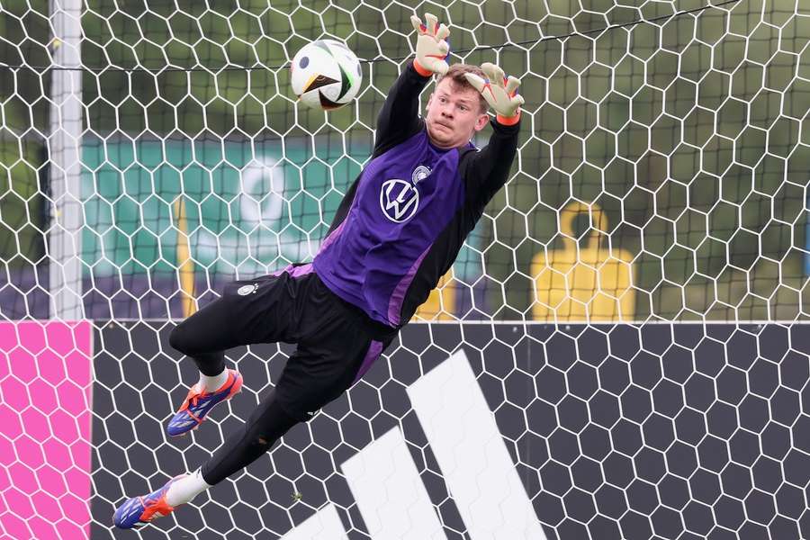 Alexander Nübel não segue para o Campeonato da Europa.