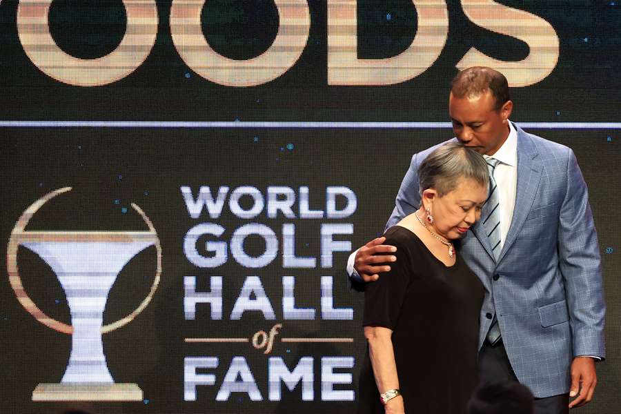 Tiger Woods with his mother in 2022