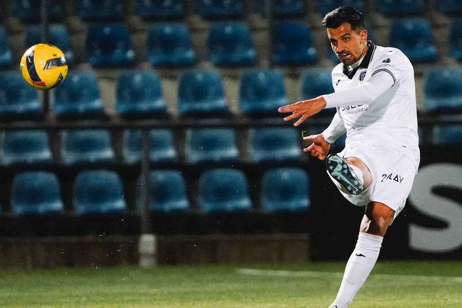 Anthony Correia em ação pelo Académico