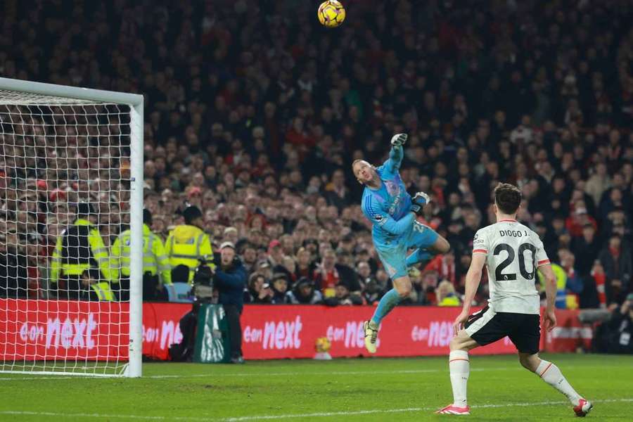 Hennessey hails Forest teammate Sels: Incredible achievement