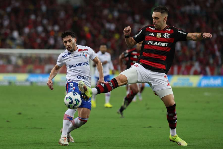No turno, o Fla passou o carro no Rio No turno, o Fla passou o carro no Rio