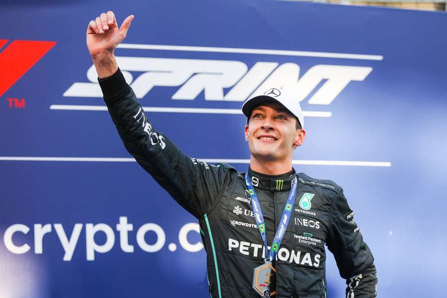 Široký úsmev znamená jediné - George Russell  získal pole position.